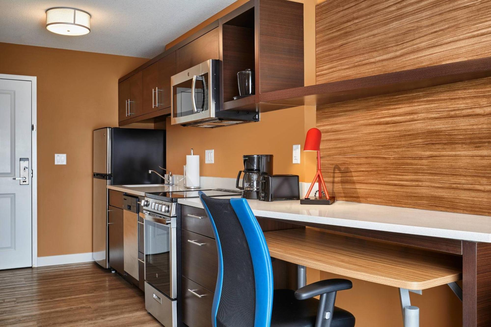 Towneplace Suites By Marriott Fort Mcmurray Buitenkant foto