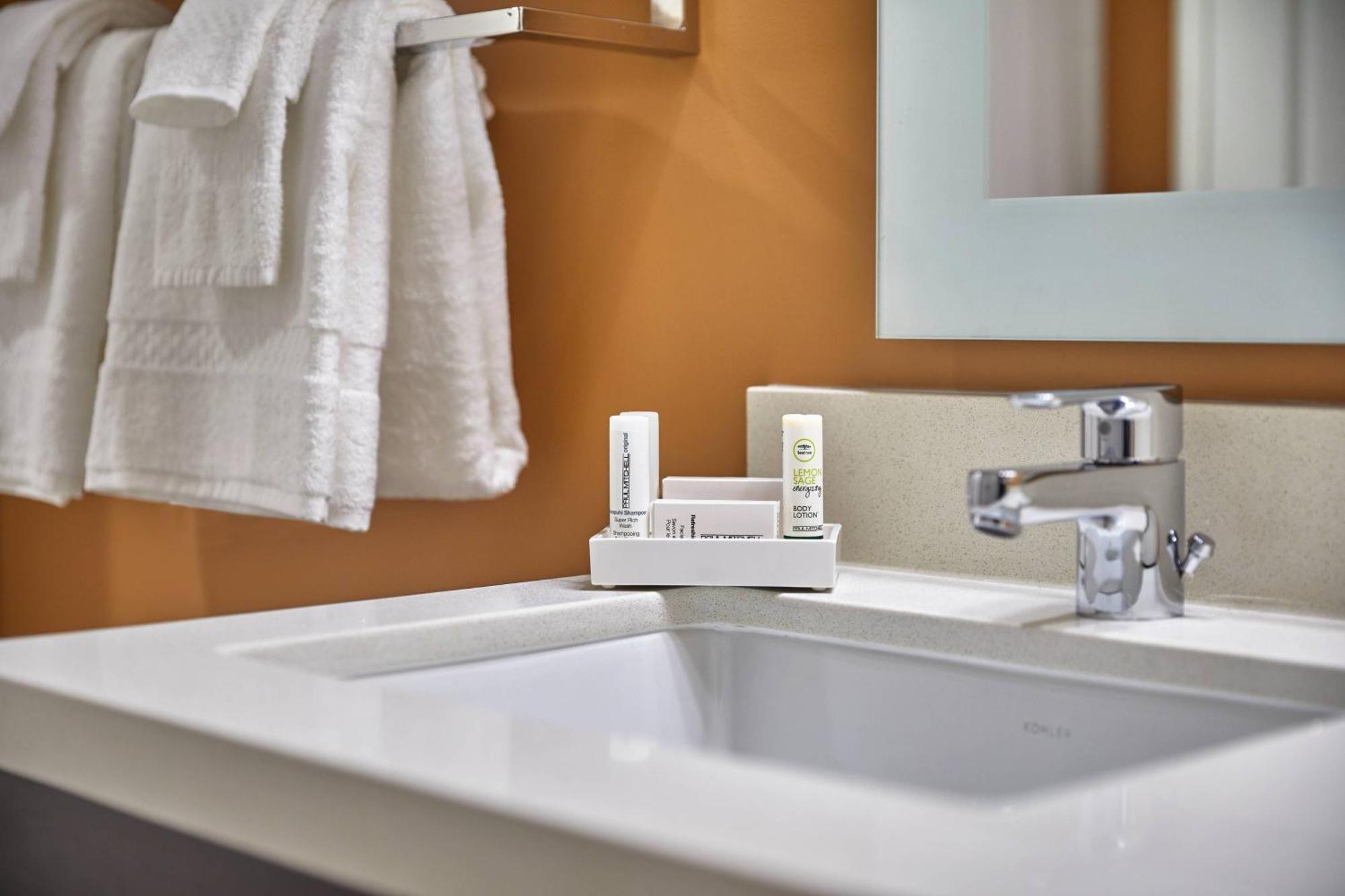 Towneplace Suites By Marriott Fort Mcmurray Buitenkant foto